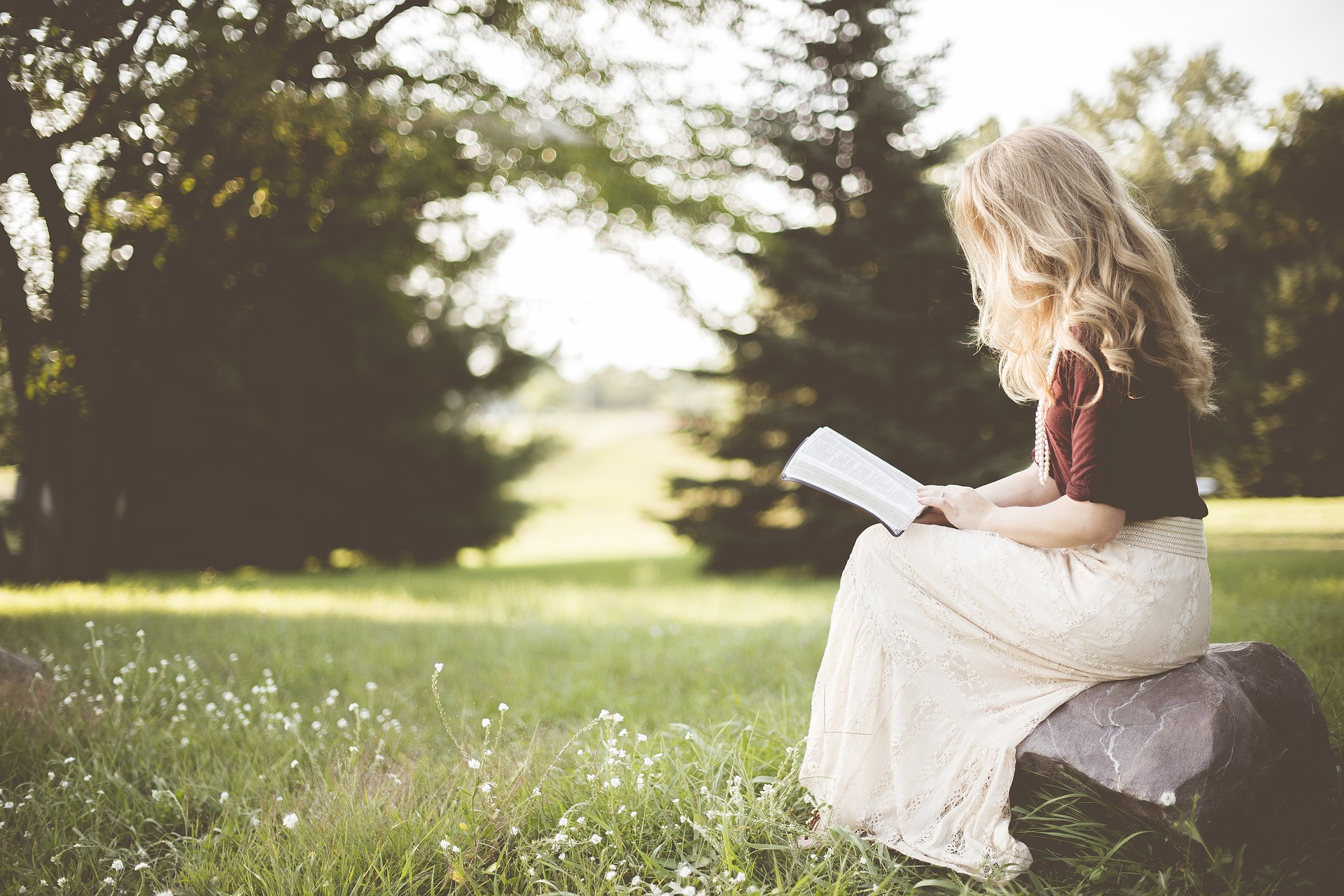 girl reading