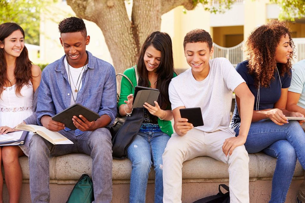 Using Smartphones in the Classroom: A Guide for Teachers